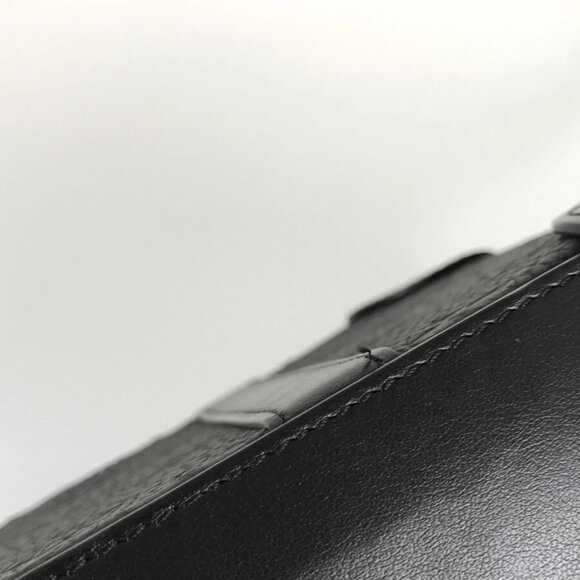 LOUIS VUITTON Taurillon Leather Soft Trunk Wallet Shoulder bag - Picture 6 of 14